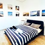Chambre Vue Mer Dans Villa A La Marina