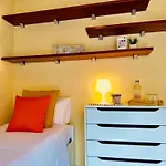 Habitacion En El Corazon De Alicante Con Vista Jardin