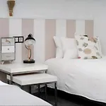 Stylish & Fully Furnished 3 Bedrooms Flat -4 Min Walk To Beautiful Beach