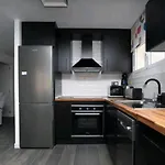 Stylish & Fully Furnished 3 Bedrooms Flat -4 Min Walk To Beautiful Beach