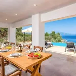 Seaside Comfort For Family Adventures