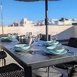 Fee4Me Villa, Pool, Roofterrace & Relax