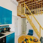 Spacious And Luxurious Mezzanine Apartment In Historic Center
