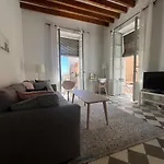 Stunning Apartment In Old Town, Centre & Beach