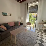 Stunning Apartment In Old Town, Centre & Beach