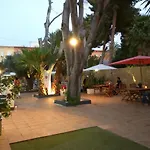 Nwt Paradise Urban Hostel
