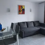 Cozy Apartment Near The Sea