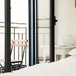Alc - Modern 2 Bed Apartment In Historic Centre