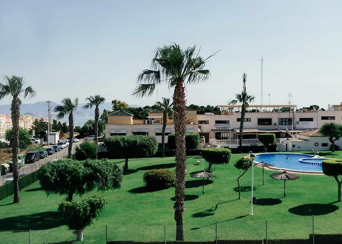 Stunning 2 Bedroom Apartment With Pool View