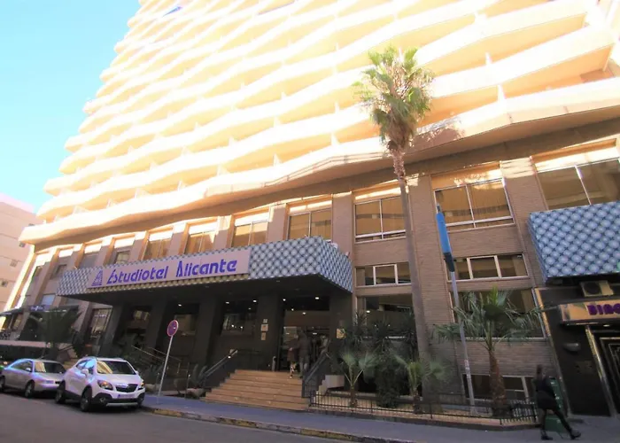 Estudio Casaturis En Planta 18 En Pleno Centro De Alicante A106