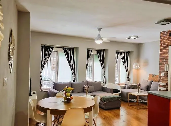 Claudia Tourist Apartment