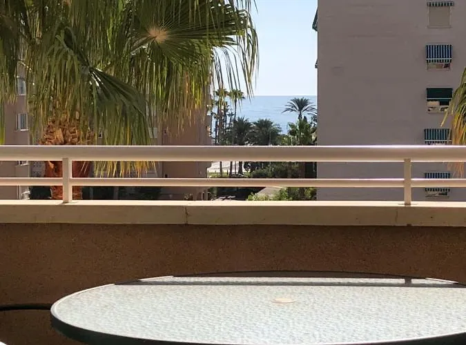 Precioso Apartamento En Urbanizacion Junto Al Mar.