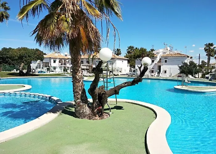 Charmant Rez-De-Chaussee Et Piscine Bar-Restaurant