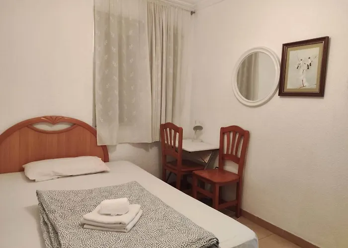 30-3- Бюджетная Комната В Квартире Для 2 Человека, Alicante