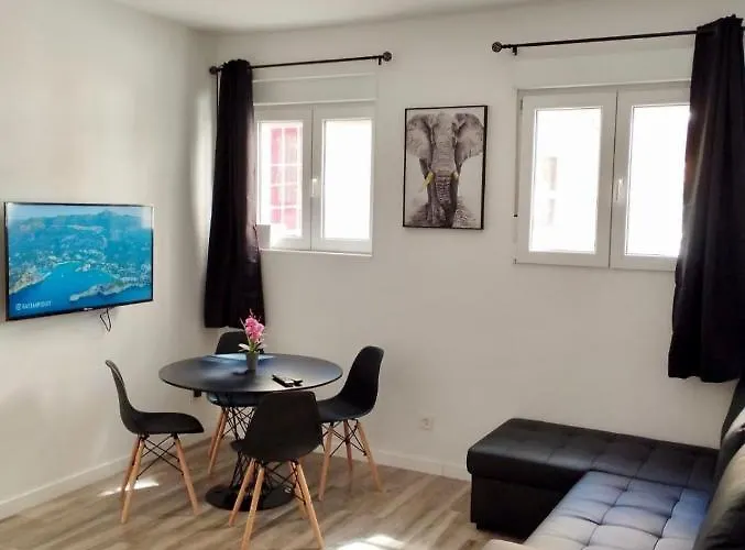 Apartamento Blanco Y Negro En El Centro