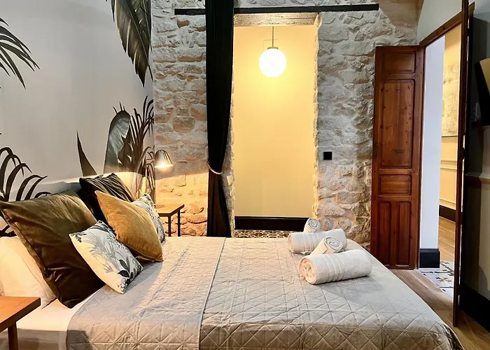 A Charming Stand And Stay Flat In Alicante