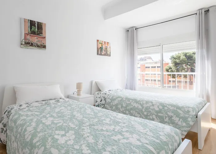 Encantador Apartamento De 3 Habitaciones Con Balcon