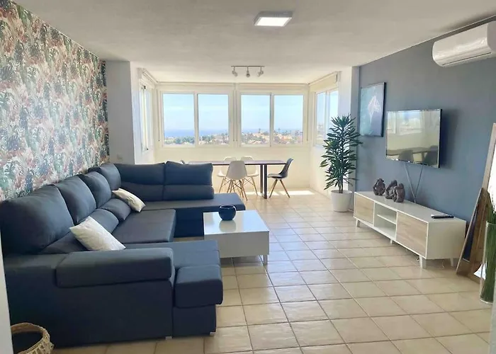 Sea Views Apartment