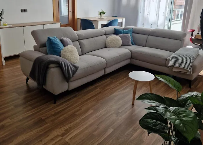 Quarto Com Banheiro Privado Em Apartamento Familiar