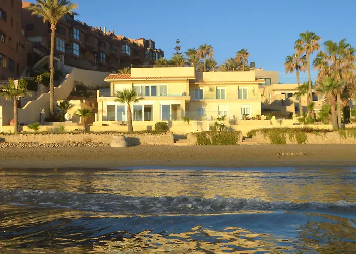 Espectacular Apartamento A Pie De Playa En Chalet Roquetes