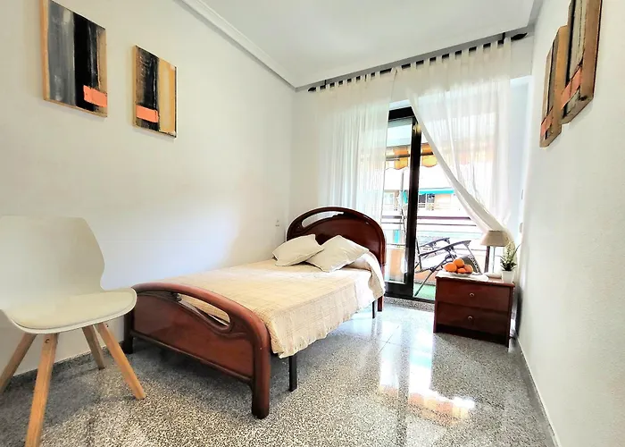 Amistosa, Habitacion Con Balcon, Alicante, Playa, Centro, Rambla, Mercado