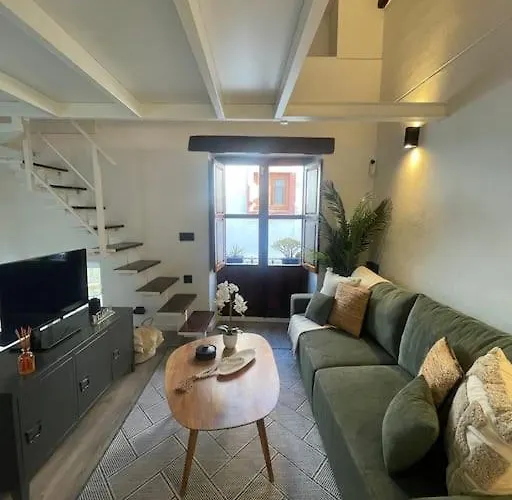 Stylish City-Center Apt 2 Bdrms