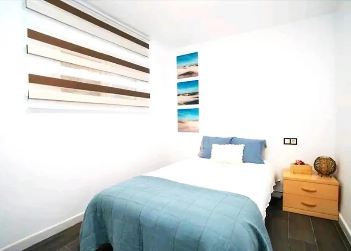Stylish & Fully Furnished 3 Bedrooms Flat -4 Min Walk To Beautiful Beach