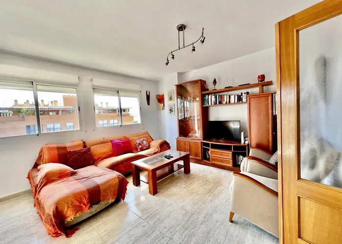 Spacious Apartment Near Plaza America