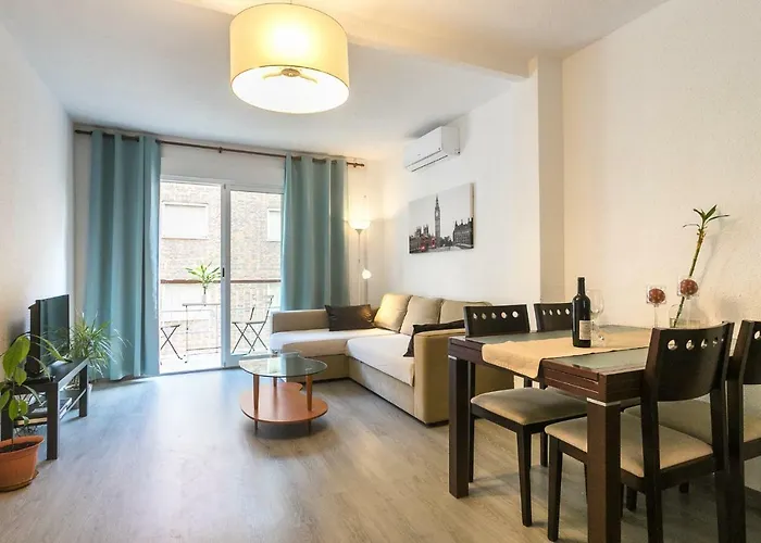 Lovely, New, Bright 3 Mins To Beach Apt 105 Sq Meters