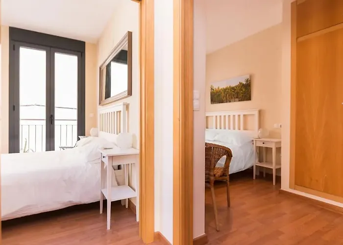 Alc - Modern 2 Bed Apartment In Historic Centre
