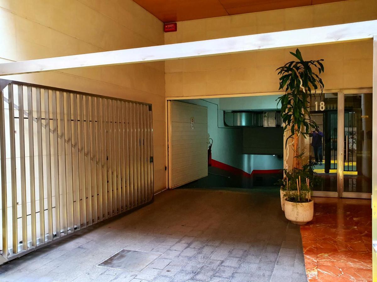 Vibrant Center *