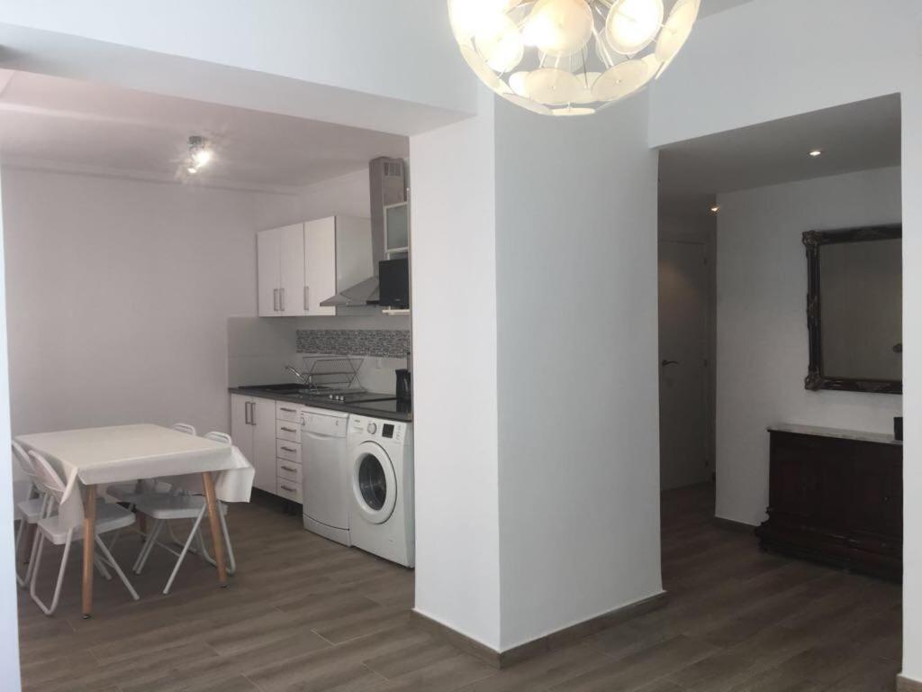 Centre ,plage Et Quartier Anime,wifi ,climatisation *