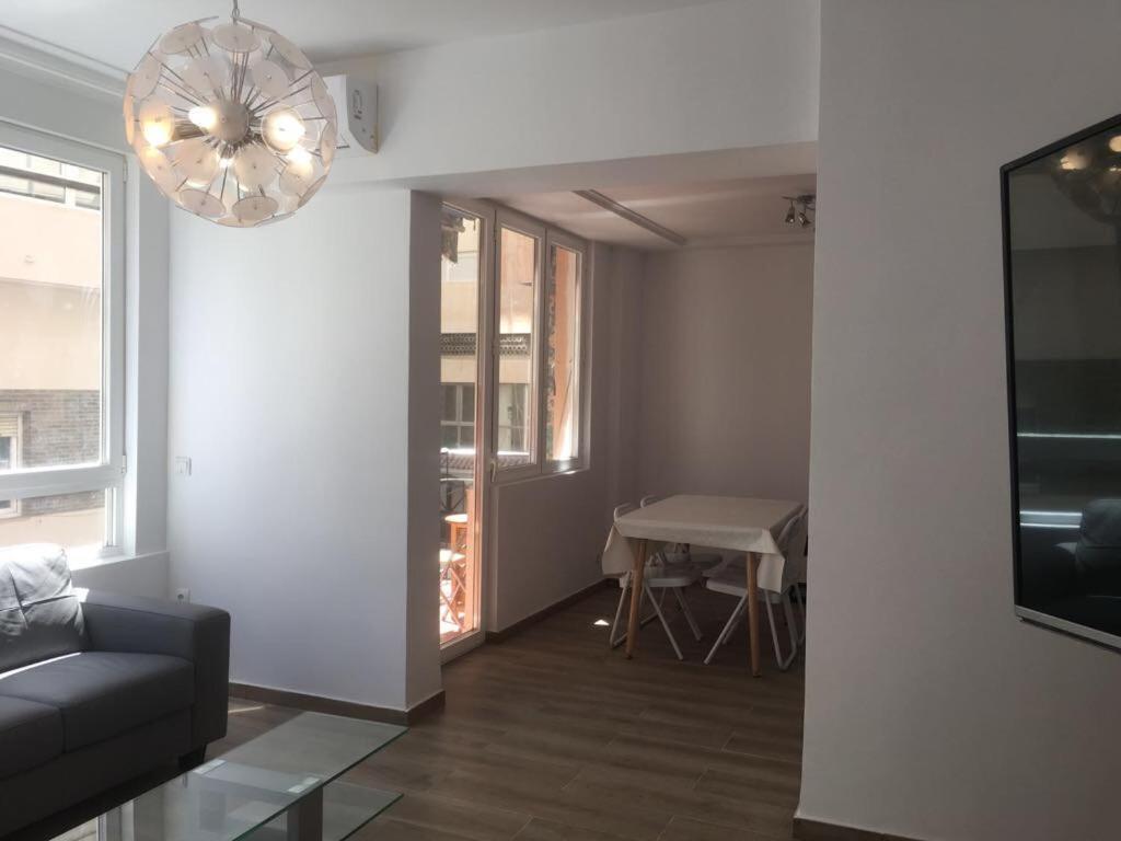Apartment Centre ,plage Et Quartier Anime,wifi ,climatisation Alicante