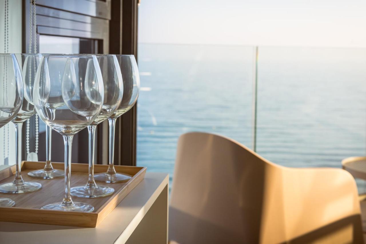 Modern Sea Front Jacuzzi Blue Sky Apartment Alicante