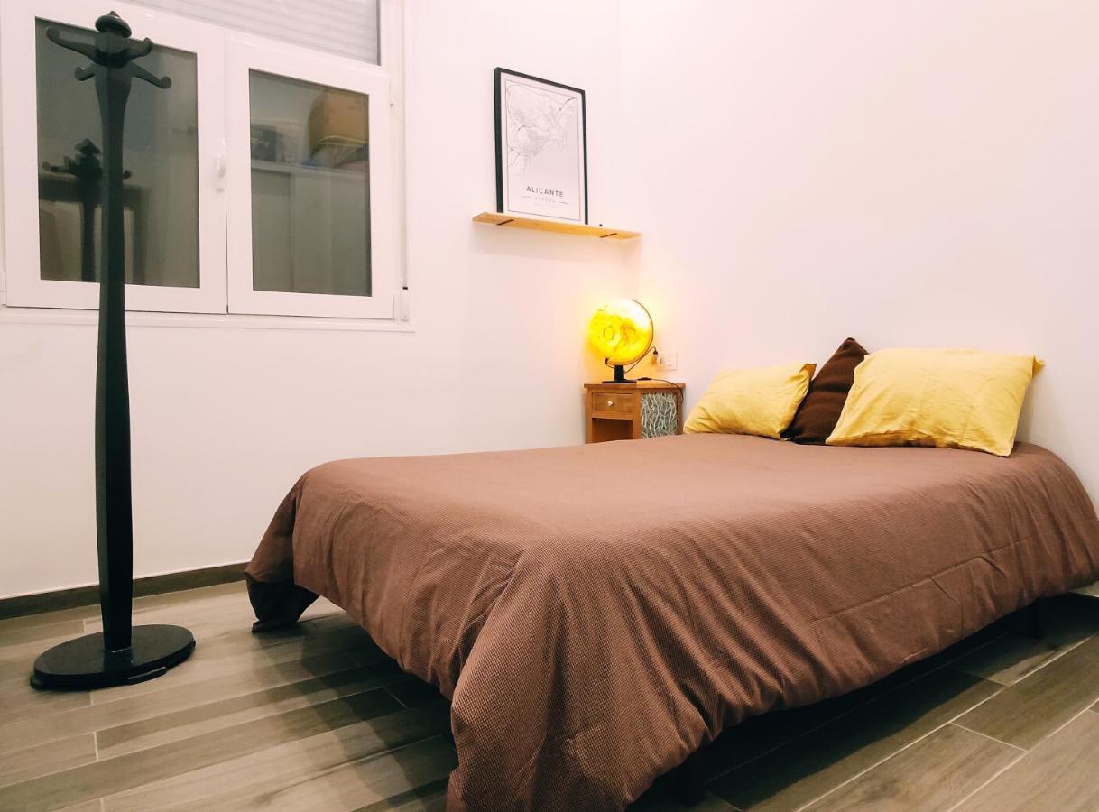 Privada En Alojamiento Diferente Y Con Calidad En El Centro De Alicante! Bed & Breakfast Alicante