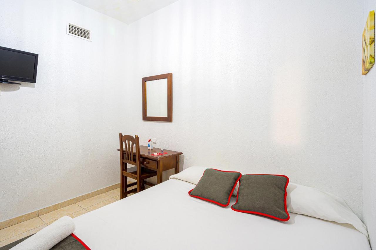 Ayuntamiento Hostel *