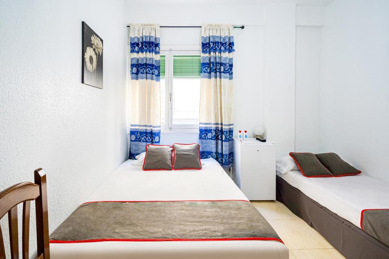 Ayuntamiento Hostel