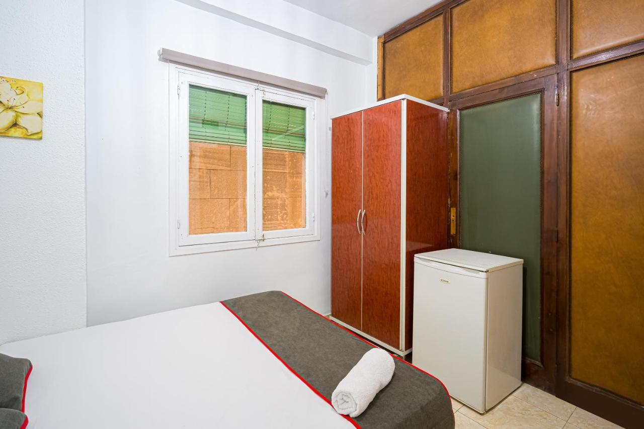 Ayuntamiento Hostel *