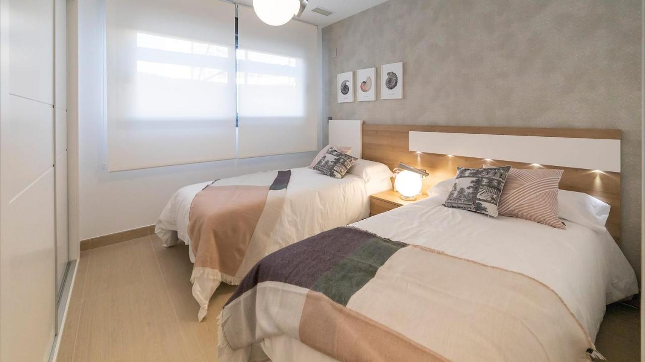 Huoneisto 5* Apt, Location, Playa San Juan, Heated Pool