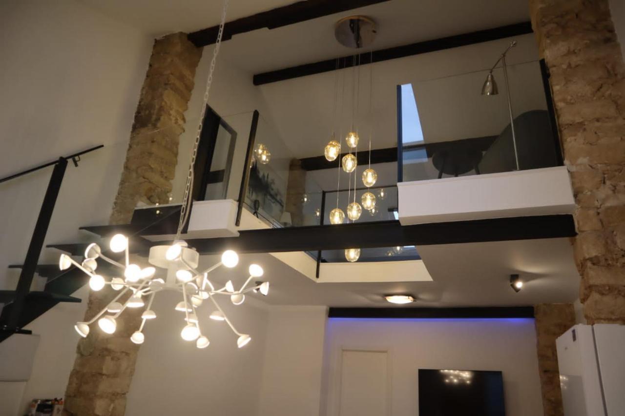 Luxury New Loft Centre & Castle, Apartment *
