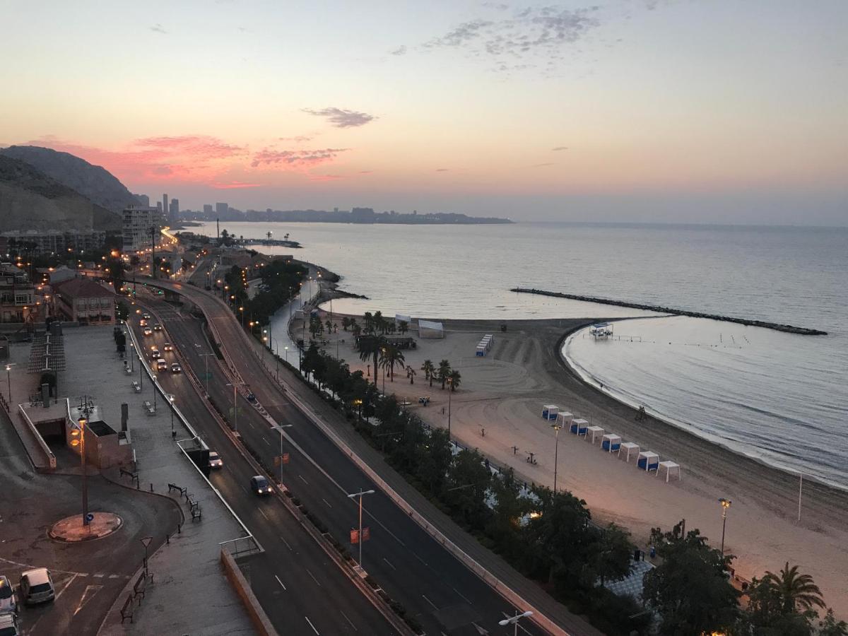 Apartamento Con Vistas Al Mar Primera Linea De Playa Del Postiguet *