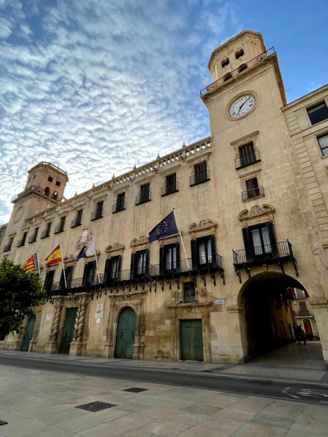 Haroldo Parres 17 * Alicante