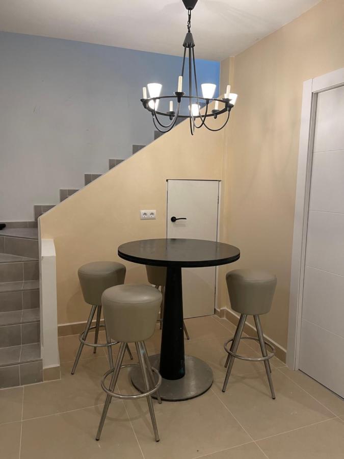 Luxury 4 Bed Private With Option Of Heated Pool In Villamartin Villa *