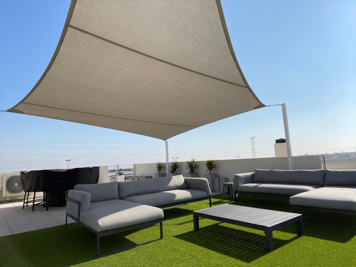 Luxury 4 Bed Private With Option Of Heated Pool In Villamartin Villa
