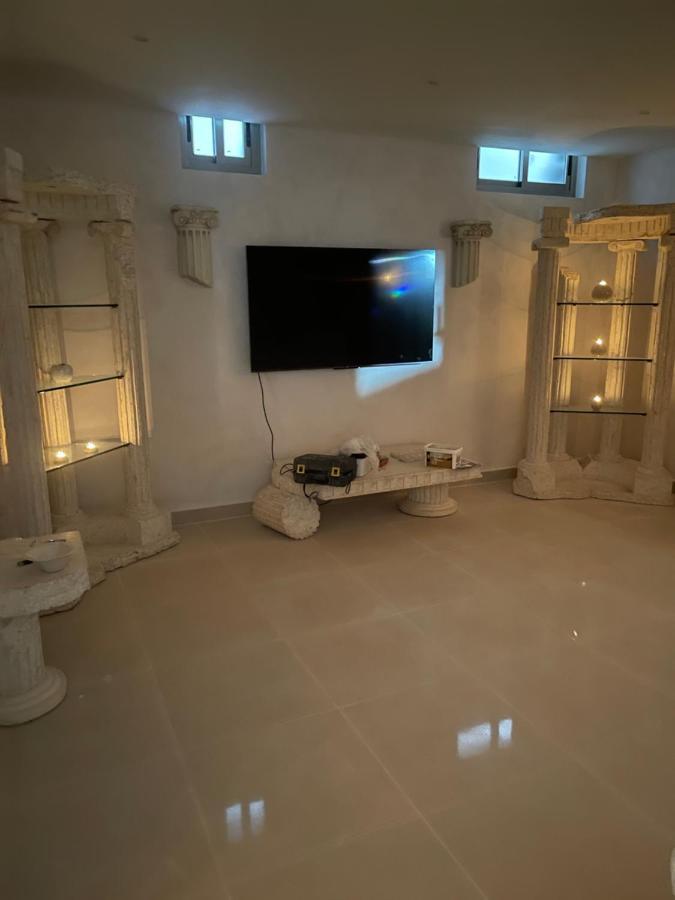 Villa Luxury 4 Bed Private With Option Of Heated Pool In Villamartin *