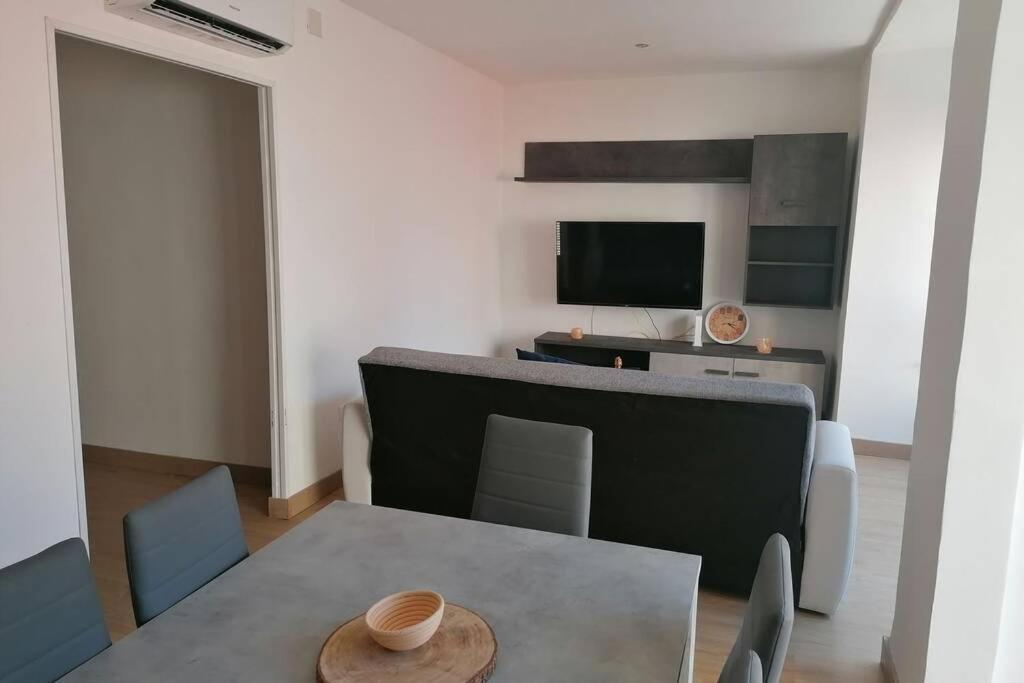 Cozy Plaza De Toros Apartamento *