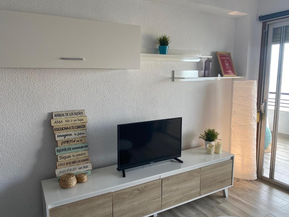 Apartamento Con Terraza Y Vistas Al Mar. Urb Monte Y Mar *
