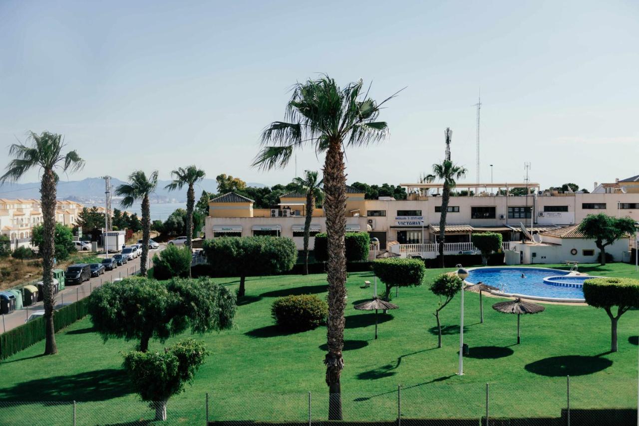 Stunning 2 Bedroom With Pool View Appartement