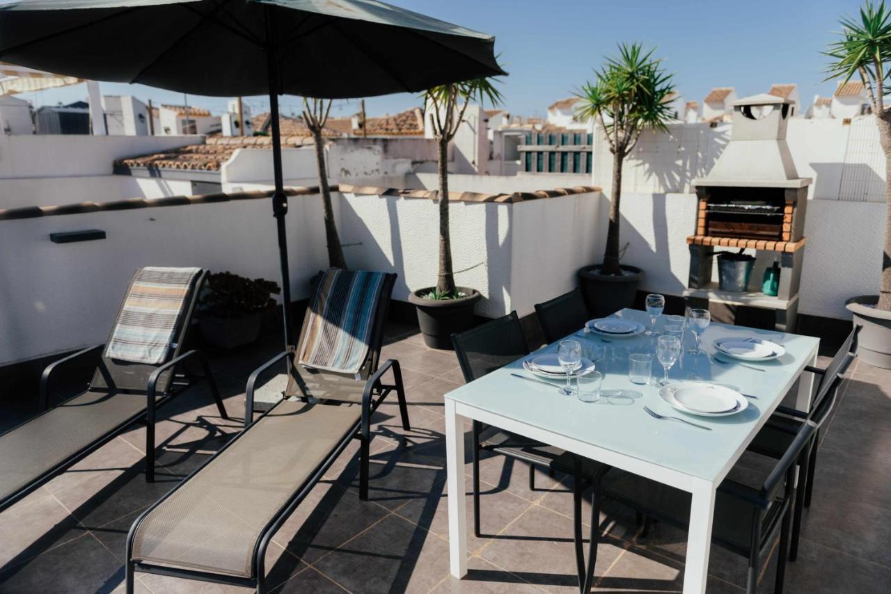 Stunning 2 Bedroom With Pool View *