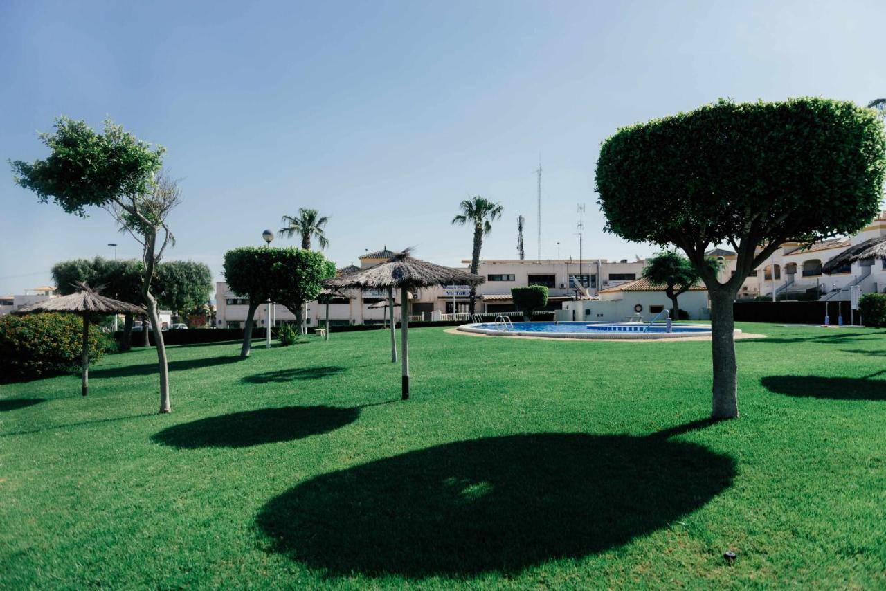 Stunning 2 Bedroom With Pool View Appartement Alicante